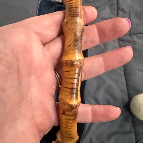 Gucci Elegant Black Patent Leather Bag with Bamboo Handle - Picture 7 of 16